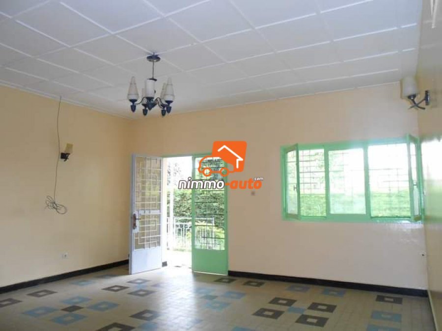 Jolie Villa à louer au Quartier Fouda