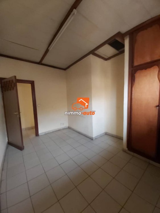 Magnifique Appartement Haut Standing en Bureau à Mvog-Mbi en Route