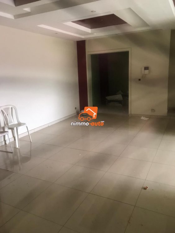 Appartement à louer au complex BEAC