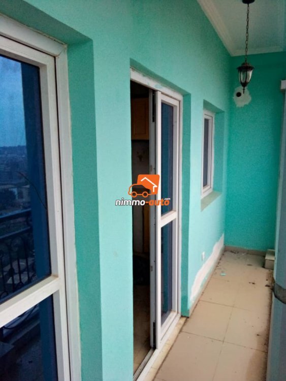 Appartement haut standing à louer à Bastos