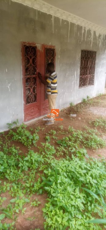 Duplex en construction à vendre à Awae escalier