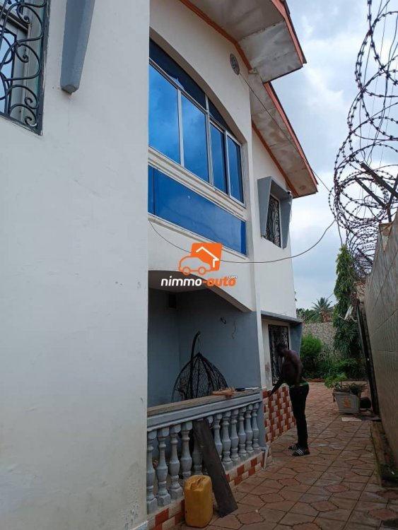 Demi duplex à vendre à Odza Auberge bleue