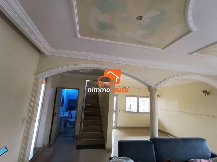 Demi duplex à vendre à Odza Auberge bleue