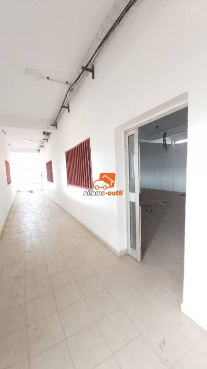 Plusieurs Vastes BUREAUX OPEN SPACE au Centre-Ville