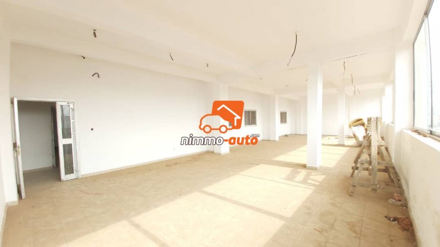 Plusieurs Vastes BUREAUX OPEN SPACE au Centre-Ville