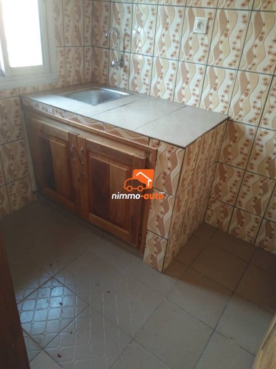 Vaste studio moderne avec bon standing nouvellement construit à Simbock