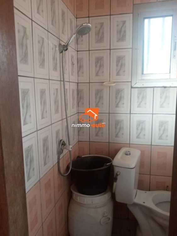 Studio avec coin cuisine à louer à PK10