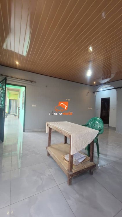Appartement moderne nouvellement construit à Nsimeyong chapelle