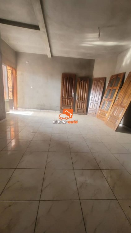 Appartement moderne nouvellement construit à louer à Nsimeyong chapelle