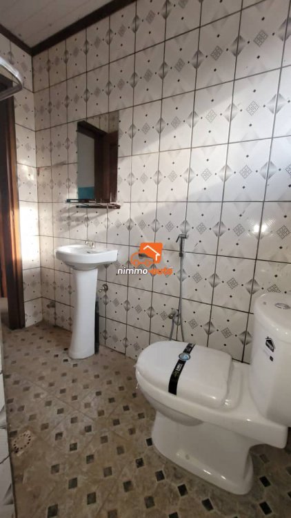 Incroyable studio moderne nouvellement construit à Biyemassi rond-point express