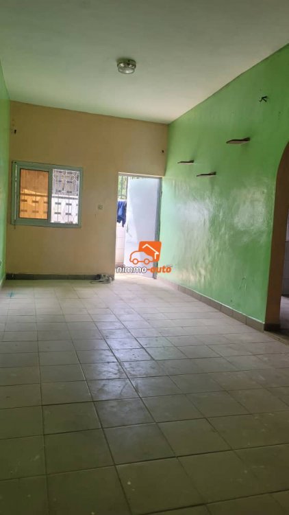 Appartement moderne à louer à Nsimeyong terre rouge