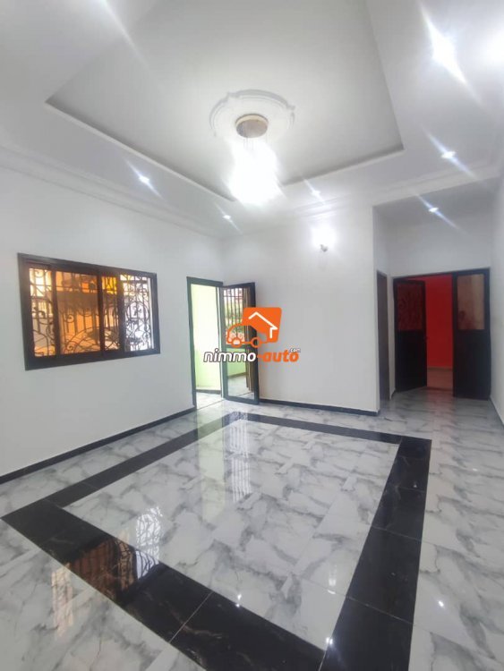 Très beau et vaste studio nouvellement construit à Odza Fecafoot