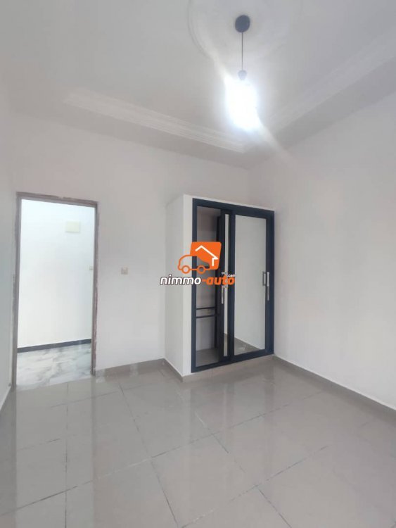 Très beau et vaste studio nouvellement construit à Odza Fecafoot