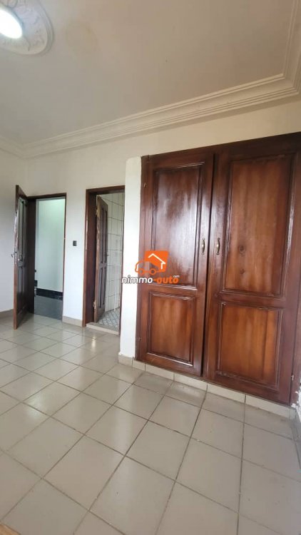 Studio ultra moderne à louer à Nsimeyong