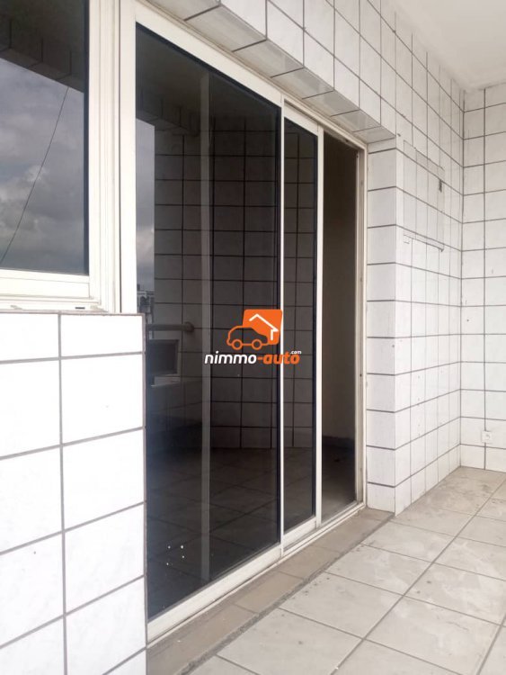 A well placed and secured spacious apartment to let at Saint Michel-Terminus