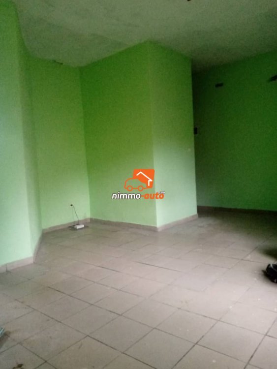 A studio to let in  Village