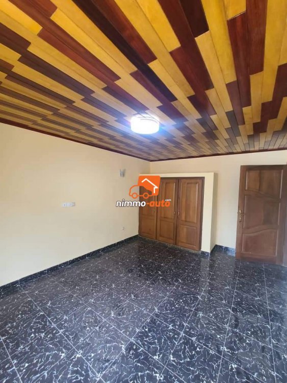 LUXUEUX STUDIO À LOUER À ODZA BORNE 10