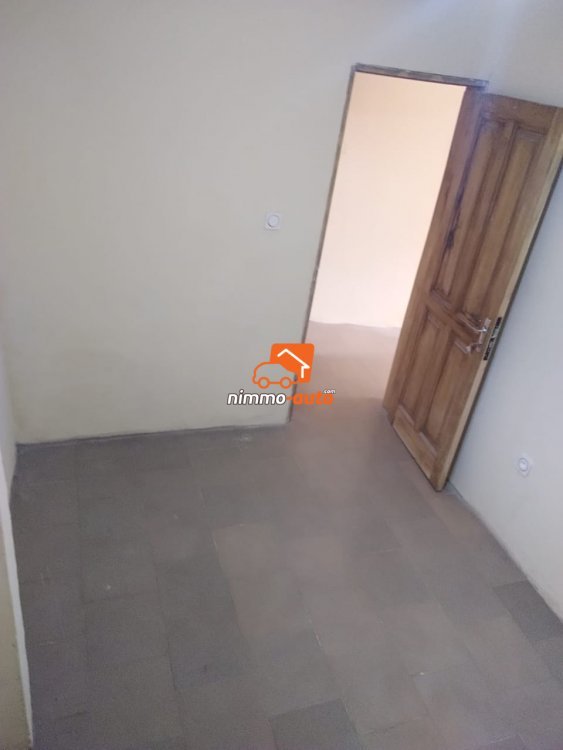 Très beau studio à louer à Ngousso