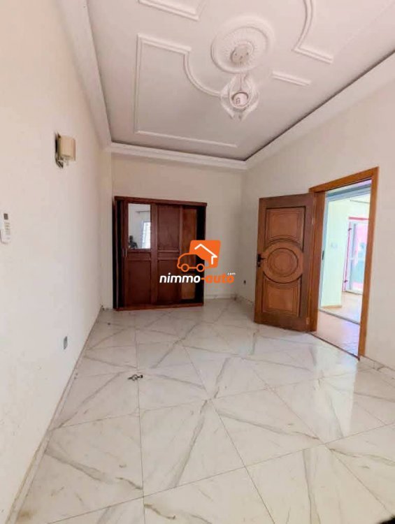 tres beau studio haut standing à louer  à mimboman