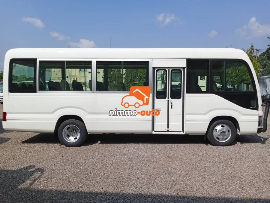 Toyota Coaster nouveau modèle – 35 places à louer à Yaoundé et en dehors