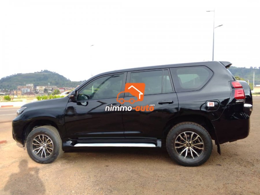 Toyota prado très confortable à louer avec chauffeur