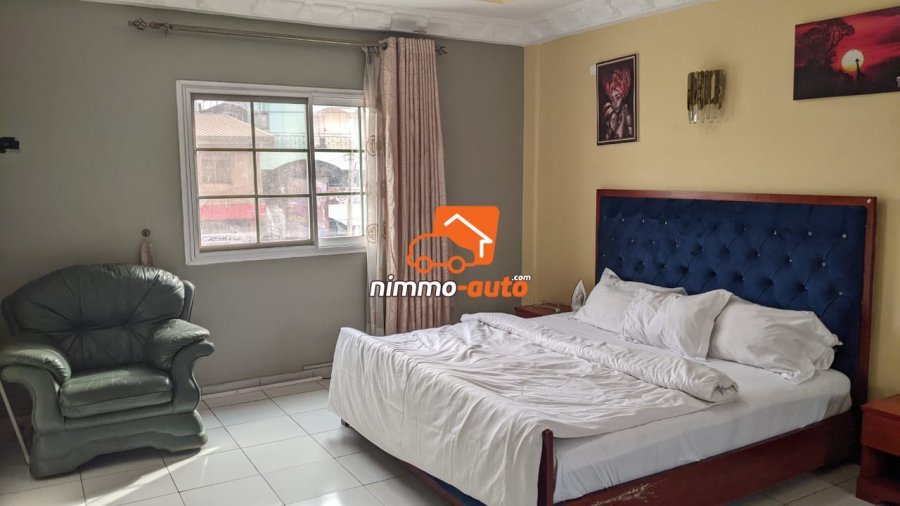 Appartement meublé luxueux de 2 chambres situé à MENDONG