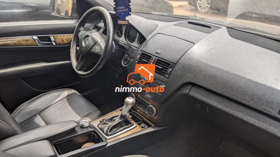 Mercedes Classe C à louer à Yaoundé et hors ville