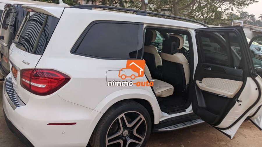 Mercedes de luxe pour vos déplacements et vos séjours dans Yaoundé ou hors de la ville