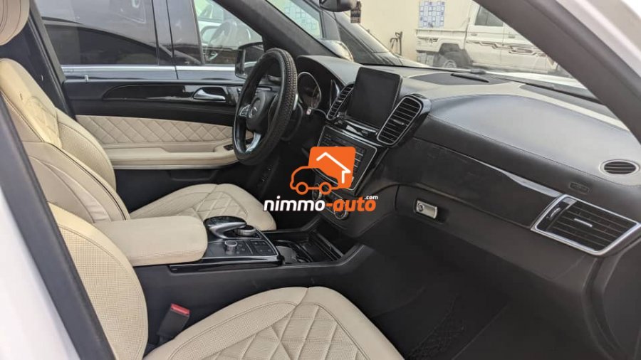 Mercedes de luxe pour vos déplacements et vos séjours dans Yaoundé ou hors de la ville