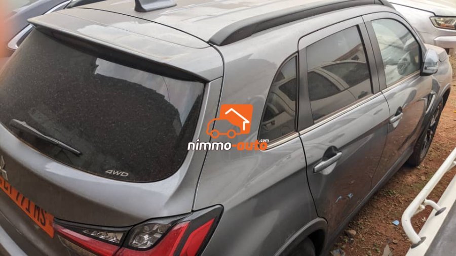 Magnifique voiture de luxe à louer à Yaoundé et en dehors de marque Mitsubishi