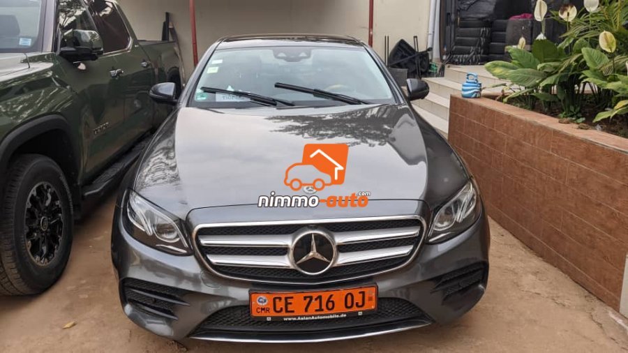 magnifique voiture de luxe a Yaoundé a votre disposition pour vos séjours et vos tourismes dans la ville et hors ville