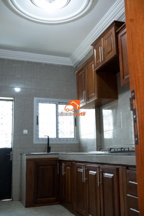 IMMEUBLE achevé très prore à louer