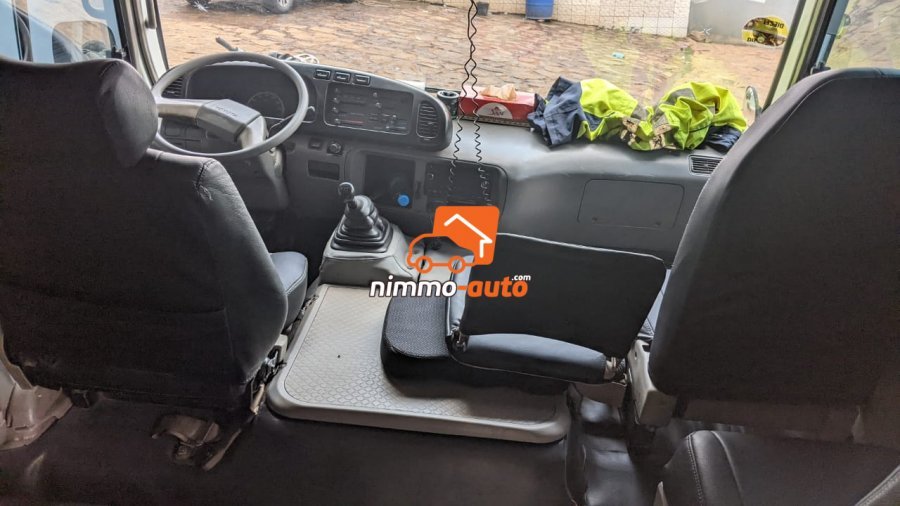 Coaster climatisé à votre disposition pour vos déplacements en tout sécurité dans la ville et hors ville à un prix imbattable