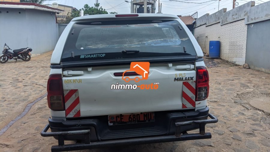 Toyota Hilux à excellent standing à louer pour seulement 75000 FCFA/jour