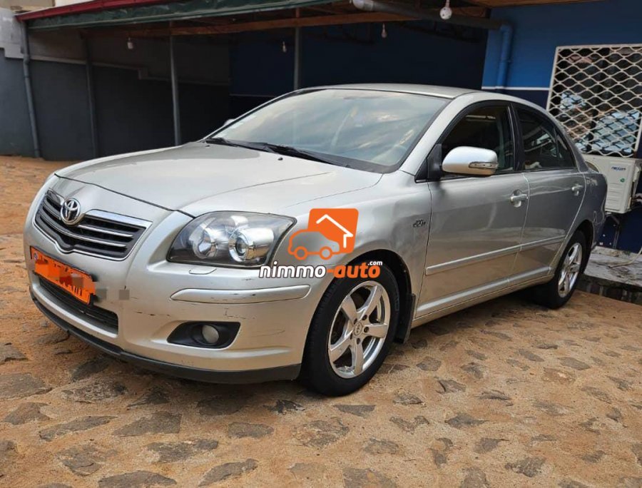 Toyota avensis à louer avec chauffeur au prix imbattable de 45000 par jour