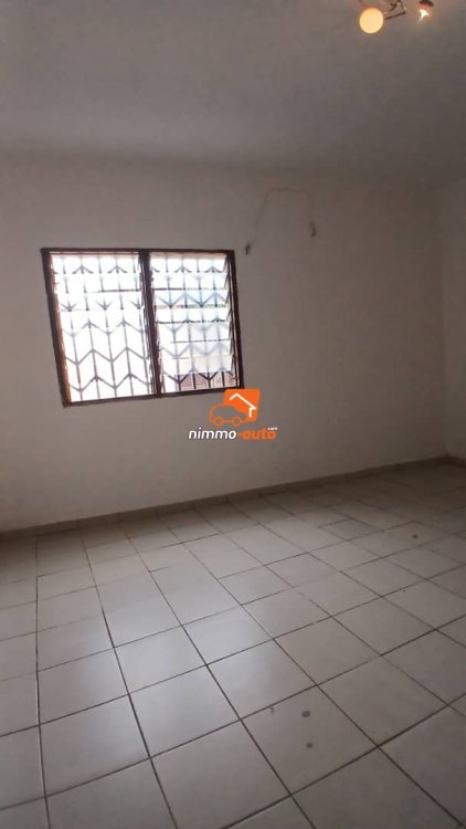 Très beau et grand studio à louer à nsimeyong