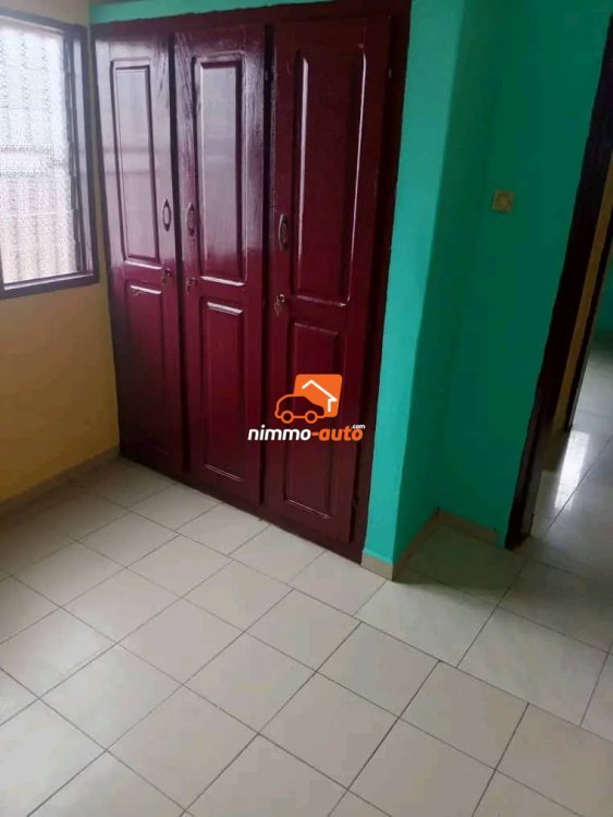 Très beau et grand appartement à louer à nsimeyong