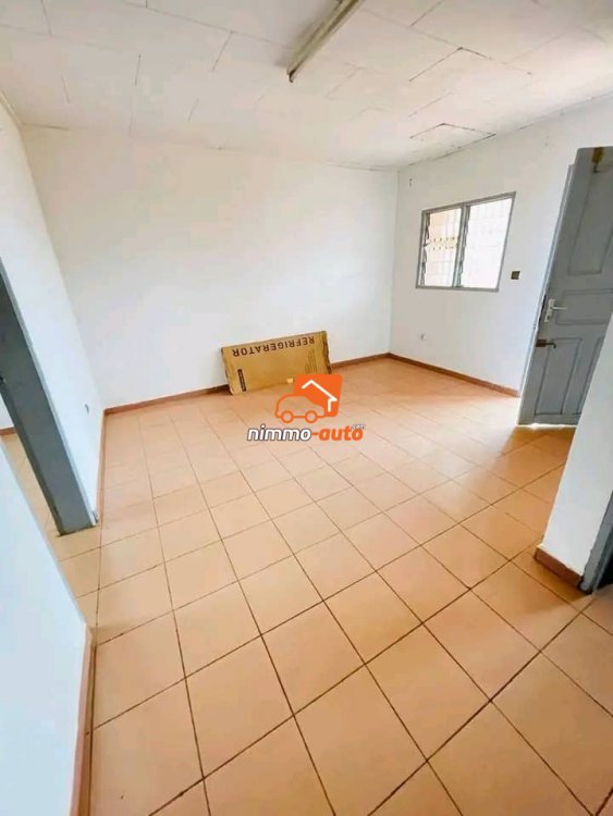 Très beau et grand studio à louer à Manguier