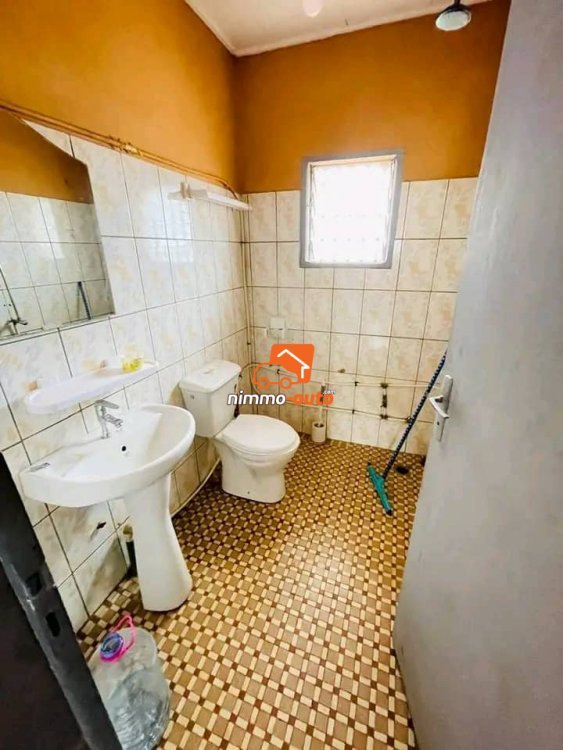 Très beau et grand studio à louer à Manguier