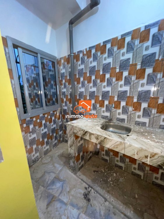 Très beau et grand studio à louer à Emana