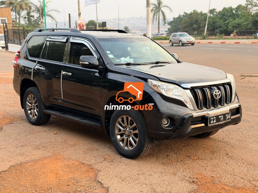 magnifique voiture de luxe pour vos déplacements dans la ville et hors ville au prix imbattable 100.000 dans la ville et hors ville negociable
