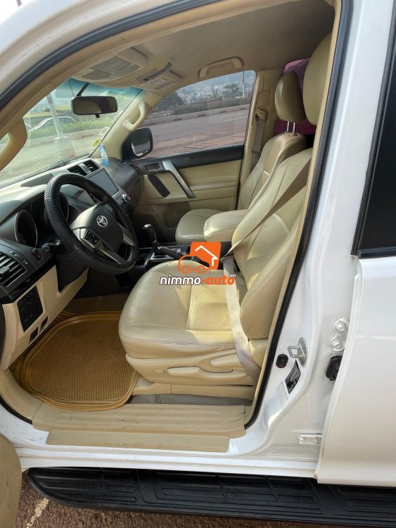 Toyota Landcruiser de luxe à louer à Yaoundé et au delà avec chauffeur