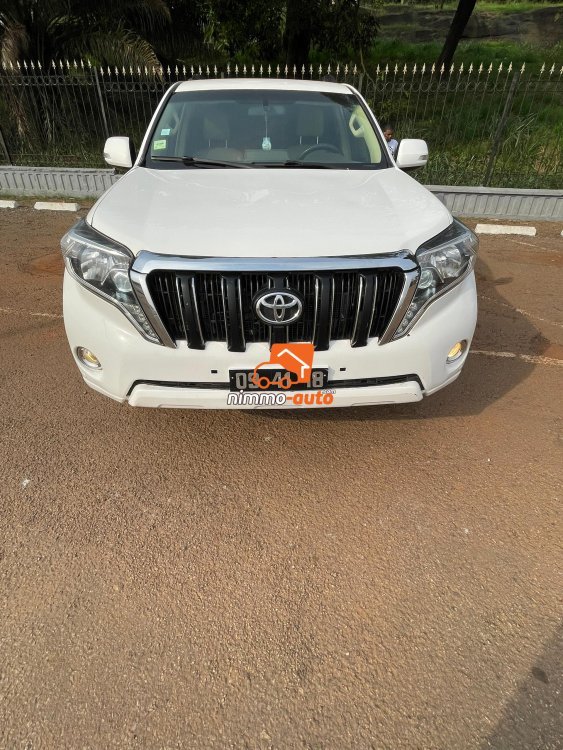 Toyota Landcruiser de luxe à louer à Yaoundé et au delà avec chauffeur