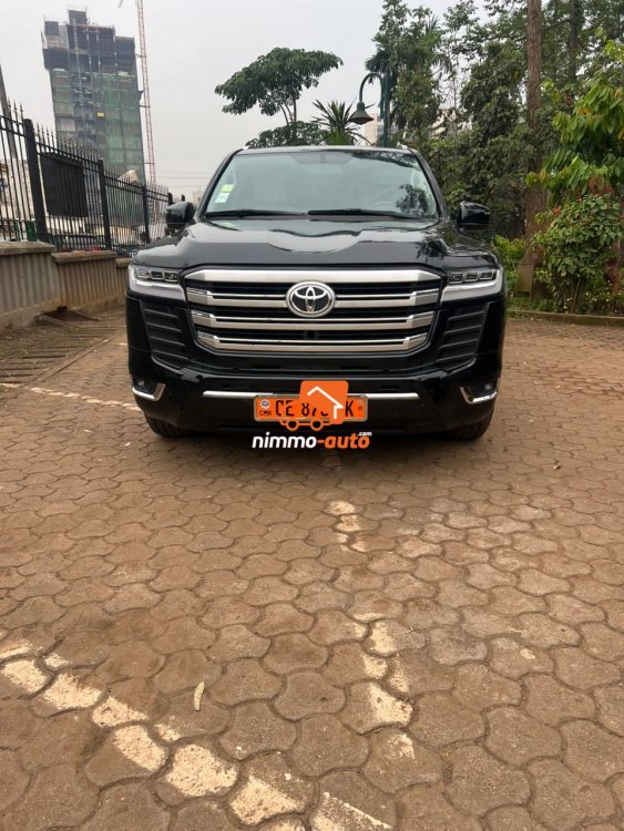 Toyota Landcruiser 2025 à louer pour vos séjours