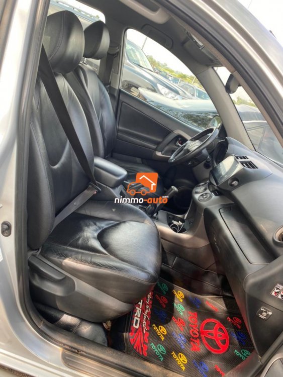 magnifique voiture de luxe pour vos déplacements dans la ville et hors ville au prix imbattable