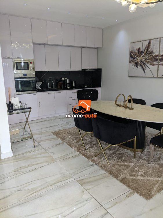 Appartement meublé haut standing à louer à Bastos