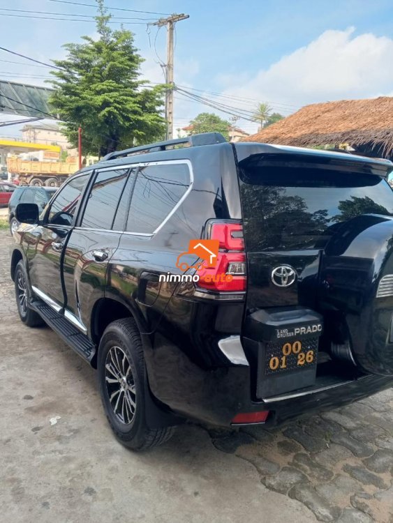 LOCATION LAND CRUISER