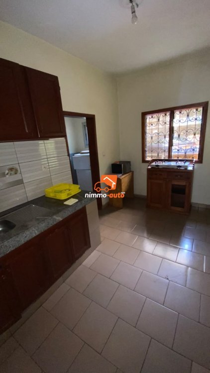TRES BEL APPARTEMENT MEUBLE A EFOULAN YAOUNDE