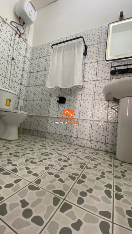 MAGNIFIQUE APPARTEMENT MEUBLE A LOUER A  LA POSTE CENTRALE YAOUNDE