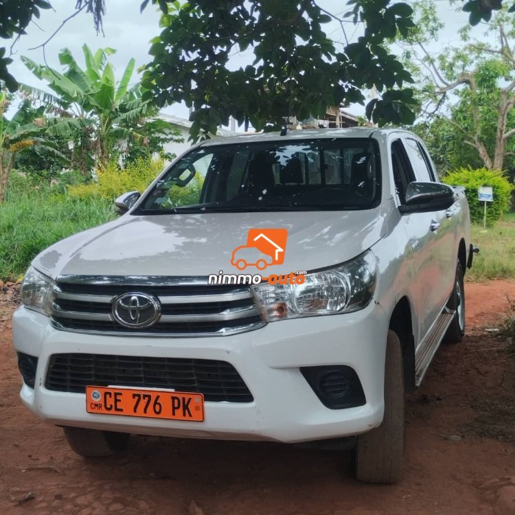 MAGNIFIQUE TOYOTA HILUX A LOUER DANS LA VILLE DE YAOUNDE ET EN DEHORS